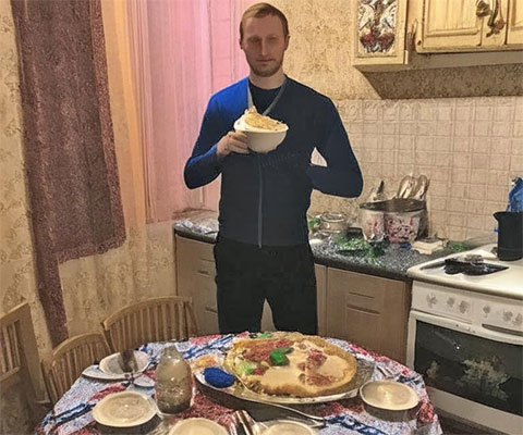 Алексей ходил на местные рынки и закупался свежими продуктами, экспериментировал с рецептами татарской кухни