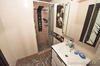 Ванная комната оборудована душевой кабиной